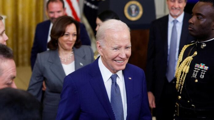 Biden firma acuerdo de comercio con Taiwán, pese a oposición de China