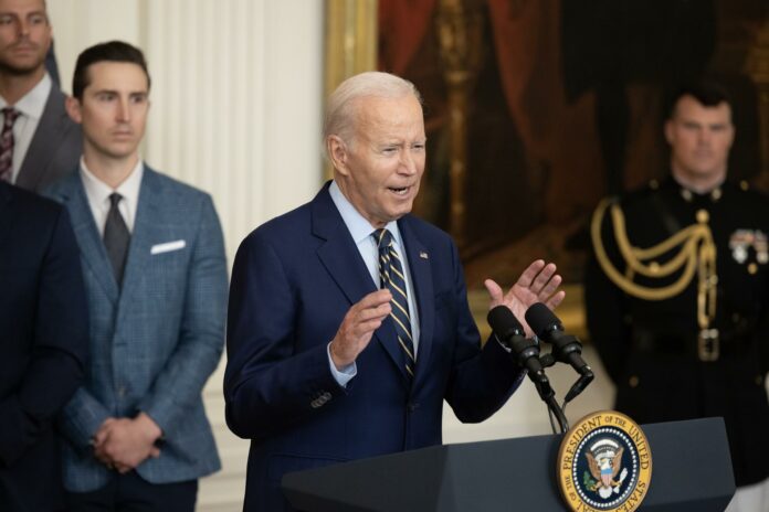 Biden firma parte de un acuerdo de comercio con Taiwán, pese a la oposición de China