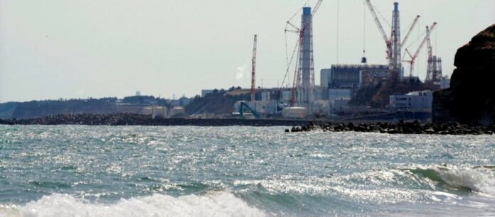 Critican a Japón por que comenzará verter en el mar las aguas residuales nucleares