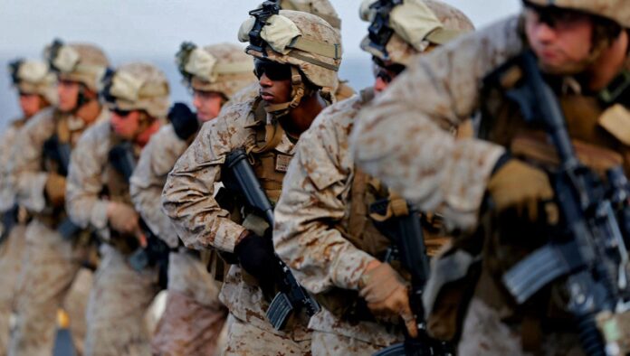 Detienen a dos marines estadounidenses por revelar información sensible a China