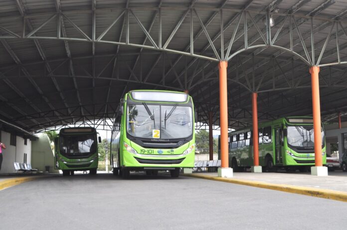 Disponen autobuses OMSA para traslado de personas a los albergues