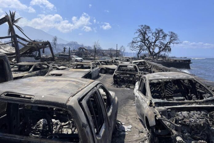 EEUU suministra alojamiento temporal y dinero a los afectados por incendios en Hawái