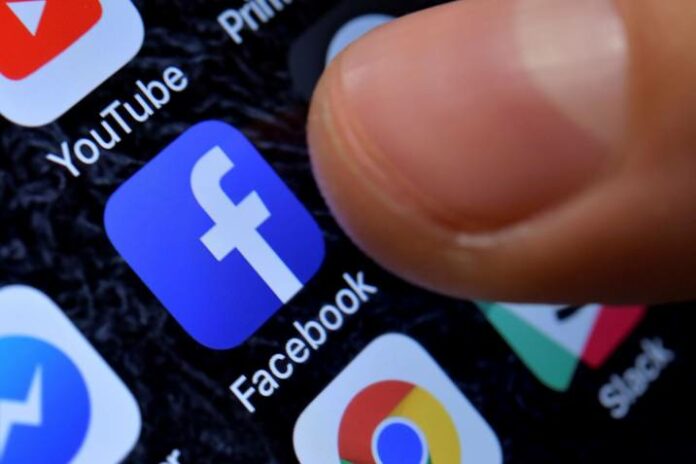 Facebook empieza a suprimir acceso a noticias en Canadá para no pagar a editores