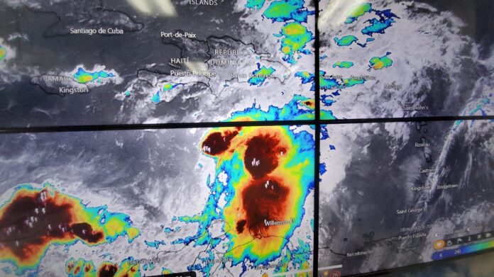 Franklin alcanzará la categoría de tormenta tropical fuerte