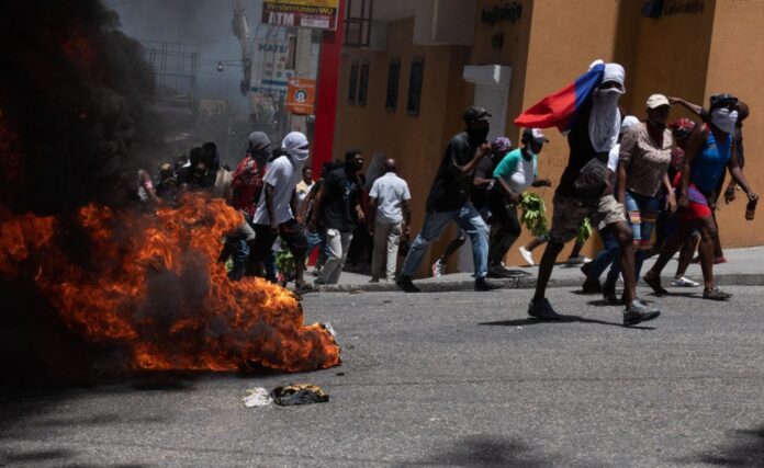 Haití: Miles de haitianos salen a la calle para protestar contra la inseguridad