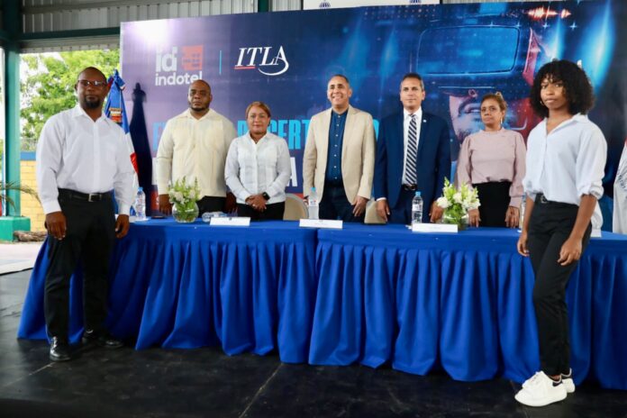 Indotel y el ITLA gradúan a 347 nuevos jóvenes en áreas tecnológicas en San Pedro de Macorís