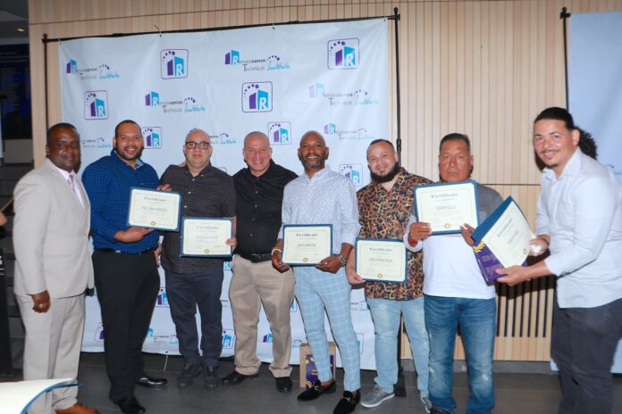 Instituto Renaissance se convierte en punto de apoyo para inmigrantes