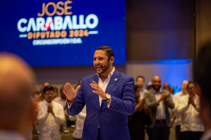 José Caraballo presenta su precandidatura a diputado por la circunscripción 1 DN