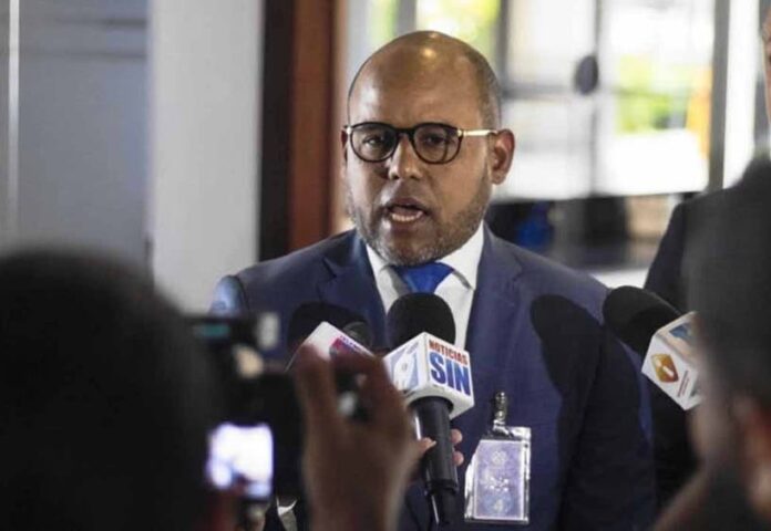 Periodista dice citación ministro sienta precedente de respeto