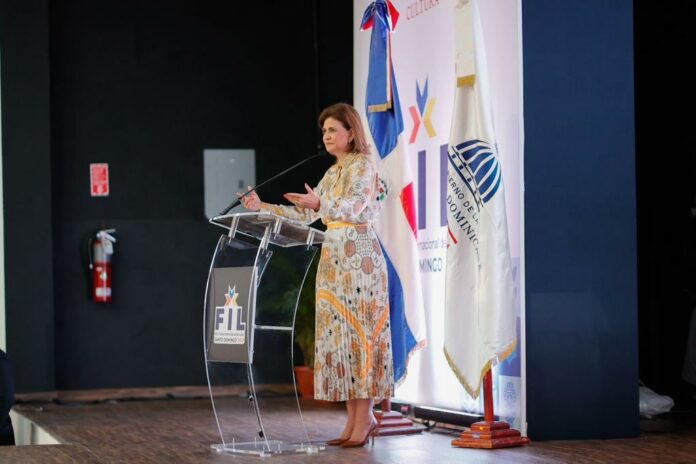 Vicepresidenta Raquel Peña ofrece conferencia en Feria del Libro, sobre su trayectoria y experiencia de Estado