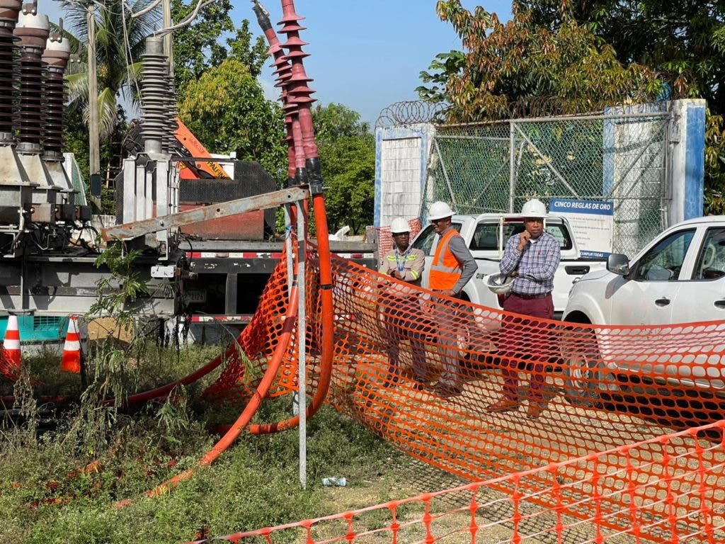 1693955718 136 Edeeste investiga incendio en subestacion de Santo Domingo Norte