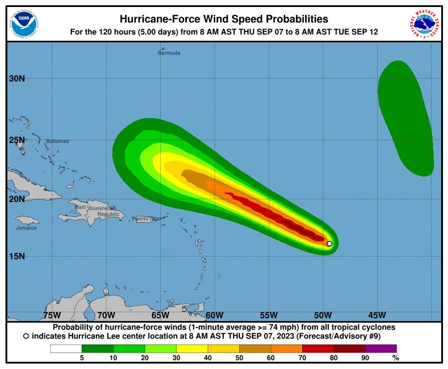 1694115548 319 Huracan Lee sube a categoria 2 en su avance a
