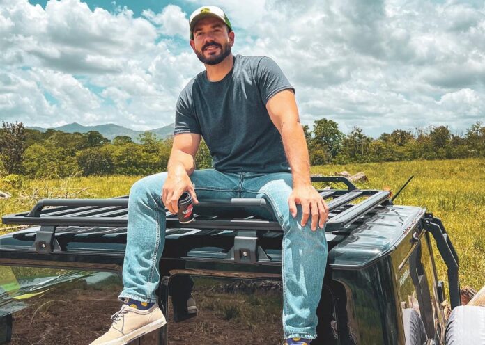 Andariego hizo una parada y le roban equipos de grabación y dinero en efectivo