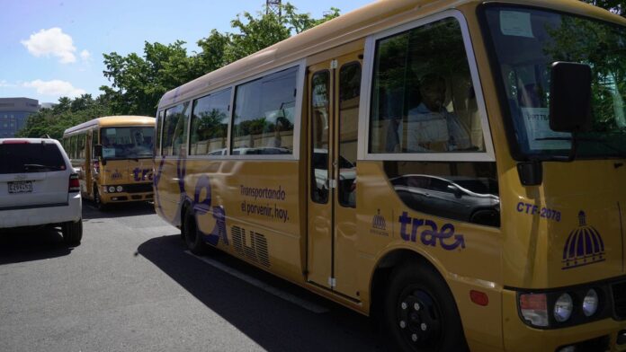 Gobierno pone en marcha en Gran Santo Domingo el Transporte Estudiantil