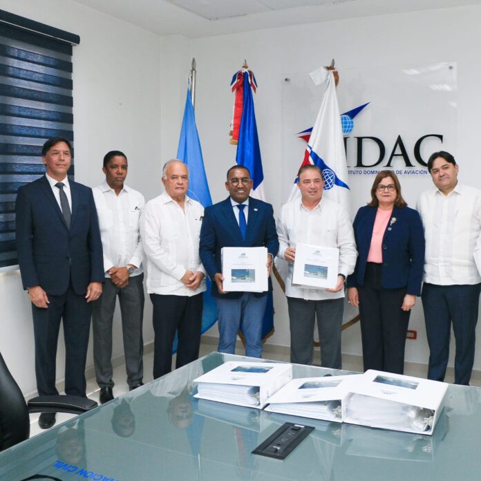 DA entrega al IDAC estudios sobre construcción aeropuerto internacional Cabo Rojo en Pedernales