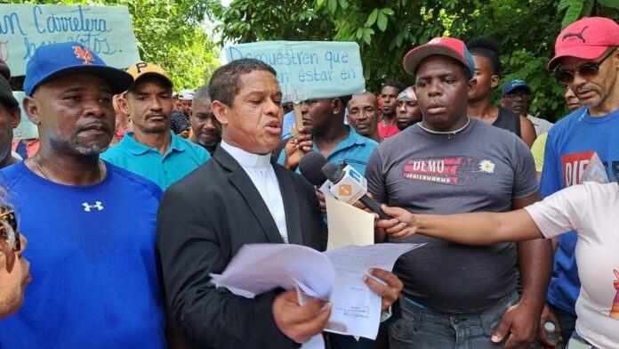 Residentes de Yamasá marchan por arreglo de carretera