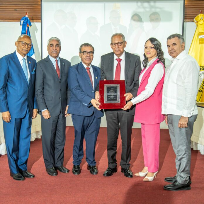 CMD reconoce al doctor Rafael Sánchez Español como “Maestro de la Medicina Dominicana”  