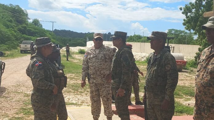 Pedernales: subcomandante general del Ejército supervisa la frontera