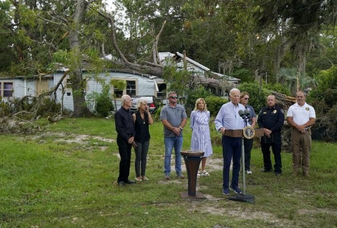 Biden visita zona Florida devastada por huracán Idalia