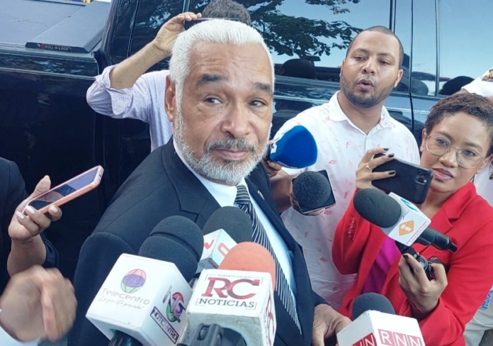 Camacho reitera Gobierno fue quien autorizó canal en 2021; cree solución a crisis no está en comunidad internacional