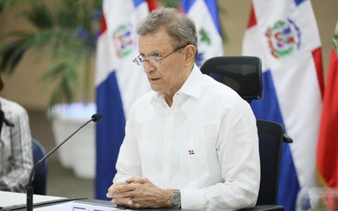 Canciller Álvarez explicará a legisladores crisis RD-Haití luego de invitación del Senado