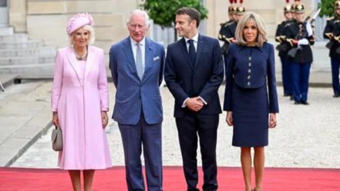 Carlos III inicia su primera visita a Francia recibido por Macron