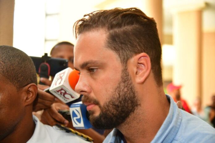 Cubano que agredió agente Digesett vuelve hoy al tribunal por libertad