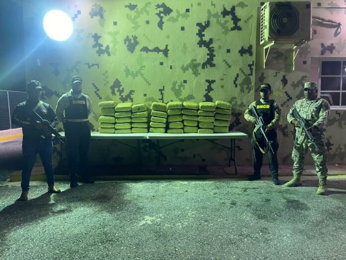 Decomisan más de 390 libras de presunta marihuana en Pedernales