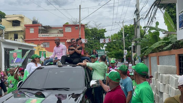 Fuerza del Pueblo realiza marcha caravana en Santo Domingo Este por el “alto costo de la vida”