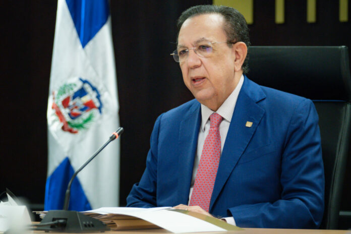 Gobernador del Banco Central destaca robustez del sistema financiero dominicano