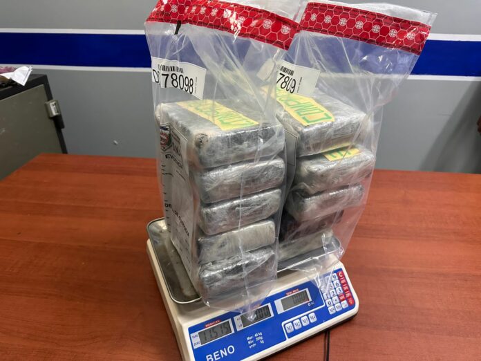 Incautan 328 kilos de cocaína y arrestan a tres dominicanos en el norte de Puerto Rico