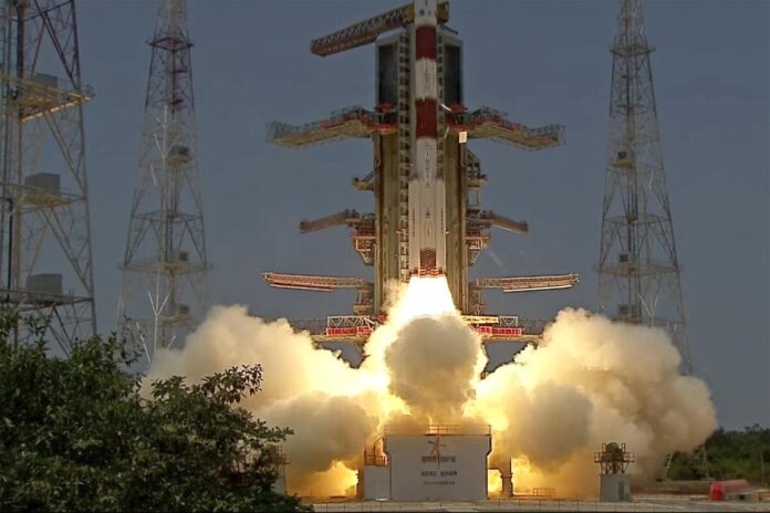 India lanza sonda para estudiar el Sol