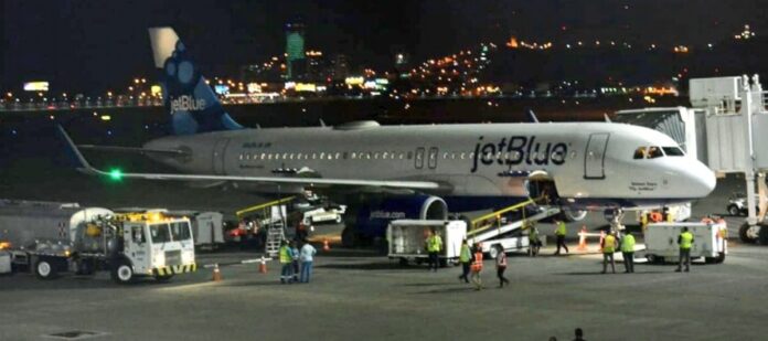 Ocho heridos por turbulencia en vuelo de JetBlue de Ecuador a Florida