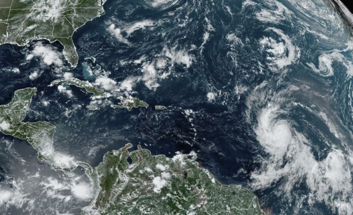 Onamet indica huracán Lee continuará generando aguaceros