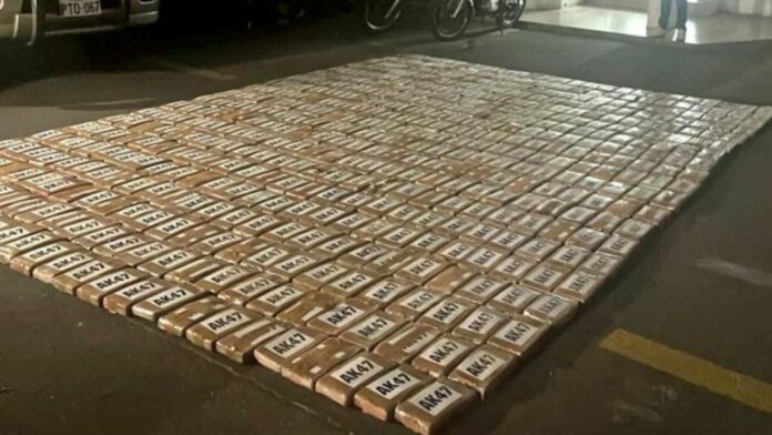 Policía de Ecuador incauta 500 kilos de cocaína