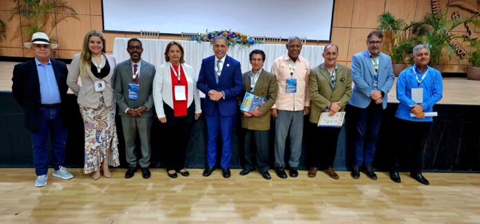 Presentan solución a la problemática de residuos sólidos y saneamiento del río Ozama