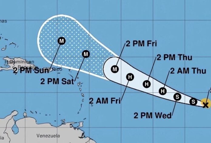Preven tormenta tropical Lee se convierta huracán en Atlántico