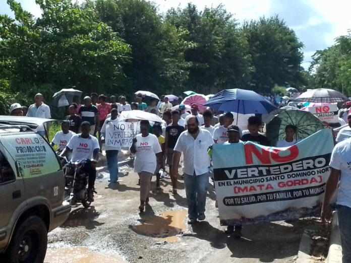 Protestan contra instalación de relleno sanitario en Mata Gorda