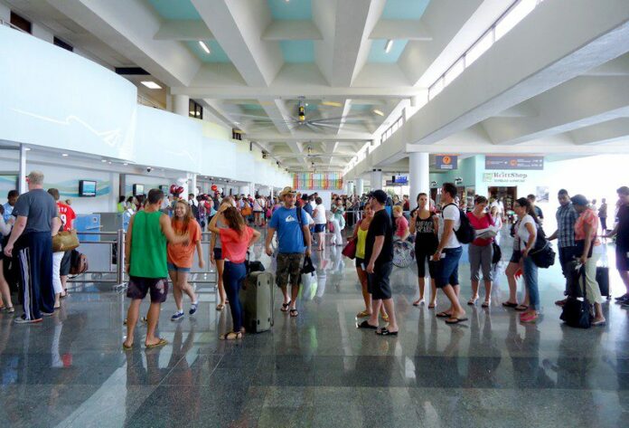 RD recibió más de 7 millones de turistas entre enero y agosto, según Mitur
