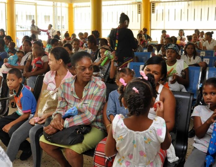 Sigue alto ingreso de niños con dengue en clínicas y hospitales