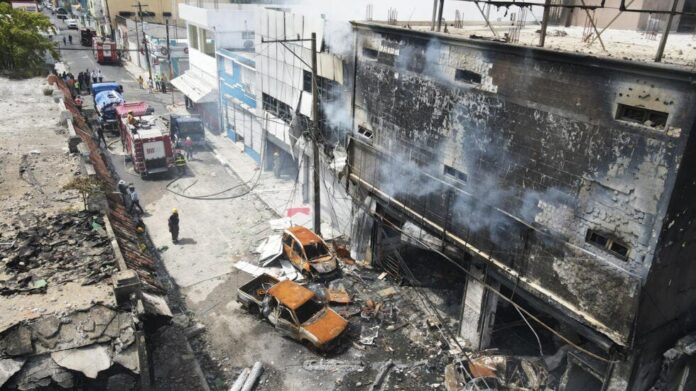 Suben a 37 los muertos por explosión en San Cristóbal, según MP