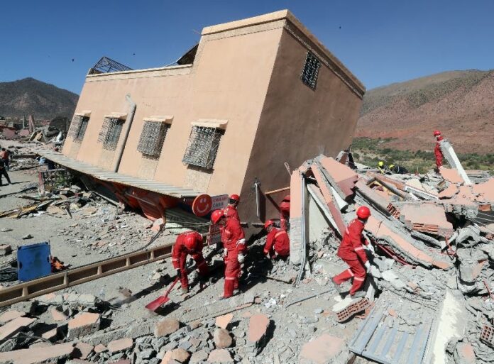 Suman 2,862 muertes por sismo Marruecos