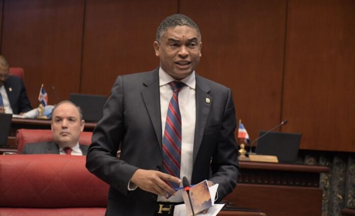 Yvan Lorenzo dice citarán al canciller al Senado para explicar realidad conflicto RD-Haití