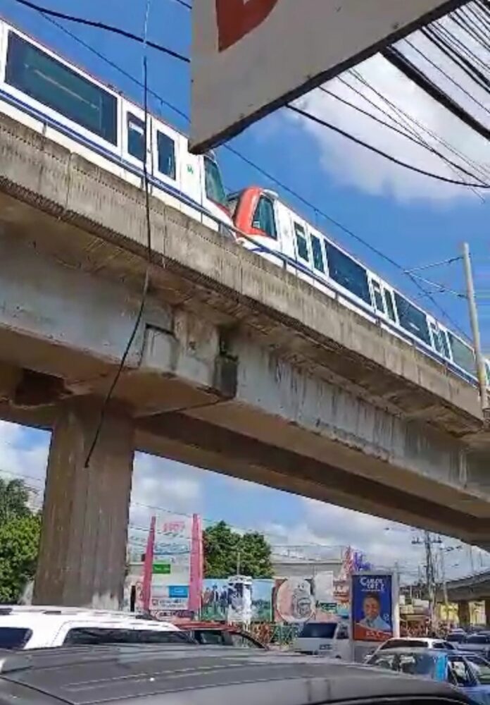 ¡Insólito! Reportan choque de dos vagones del Metro en la estación Mamá Tingó