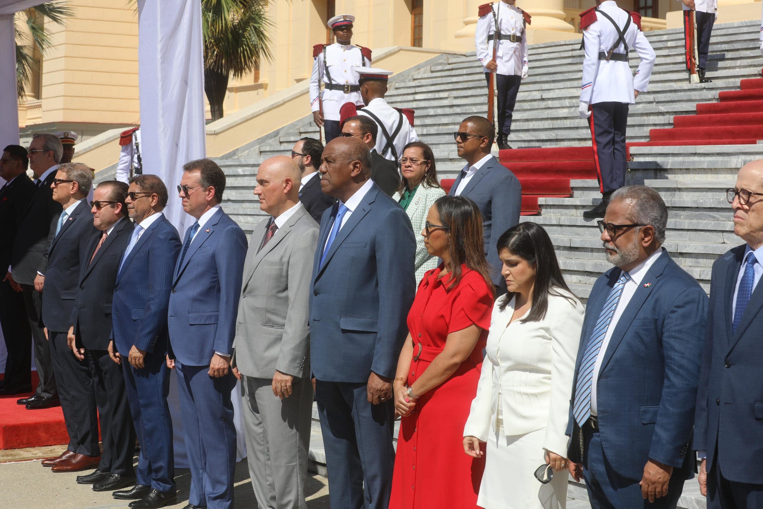 1696529418 529 Fotos Presidente Abinader recibe su homologo de Surinam Chandrikapersad Santokhi