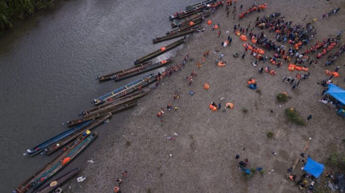 El imparable flujo migratorio por Darién, ahora más organizado y rápido al cruzar pese a peligros