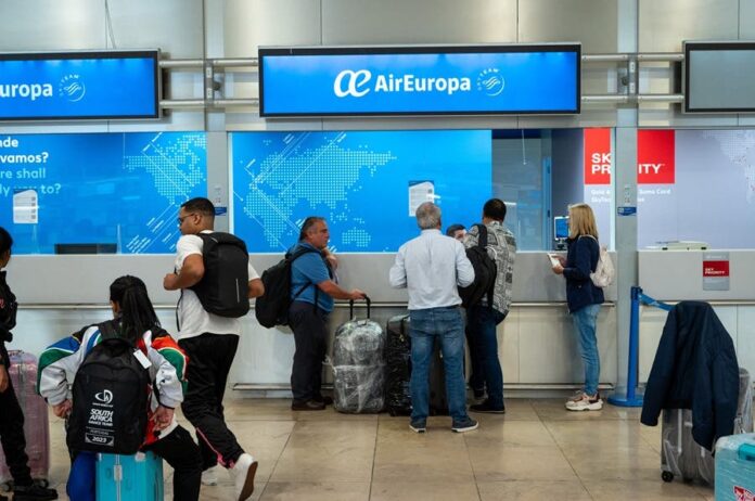 Air Europa detecta ciberataque y pide a clientes cancelen sus tarjetas de crédito