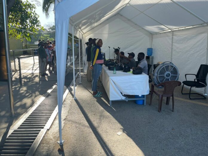Comerciantes haitianos continúan entrando a RD para cumplir con registro biométrico