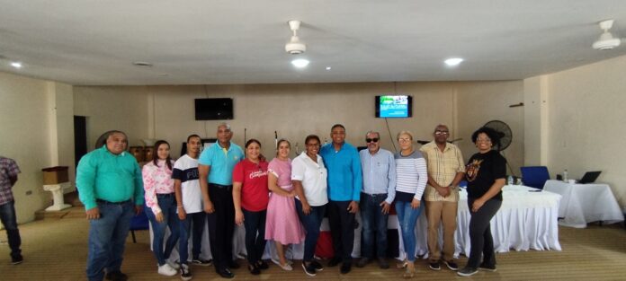 UNEV prepara plan de apoyo al Gobierno para desarrollo de turismo sostenible en Pedernales