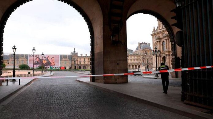 Francia: Evacuan de nuevo el Palacio de Versalles y a 8 aeropuertos